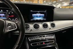 Sininen Mercedes-Benz E 2018 kuva 18.