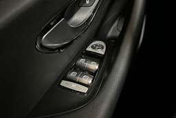 Sininen Mercedes-Benz E 2018 kuva 27.