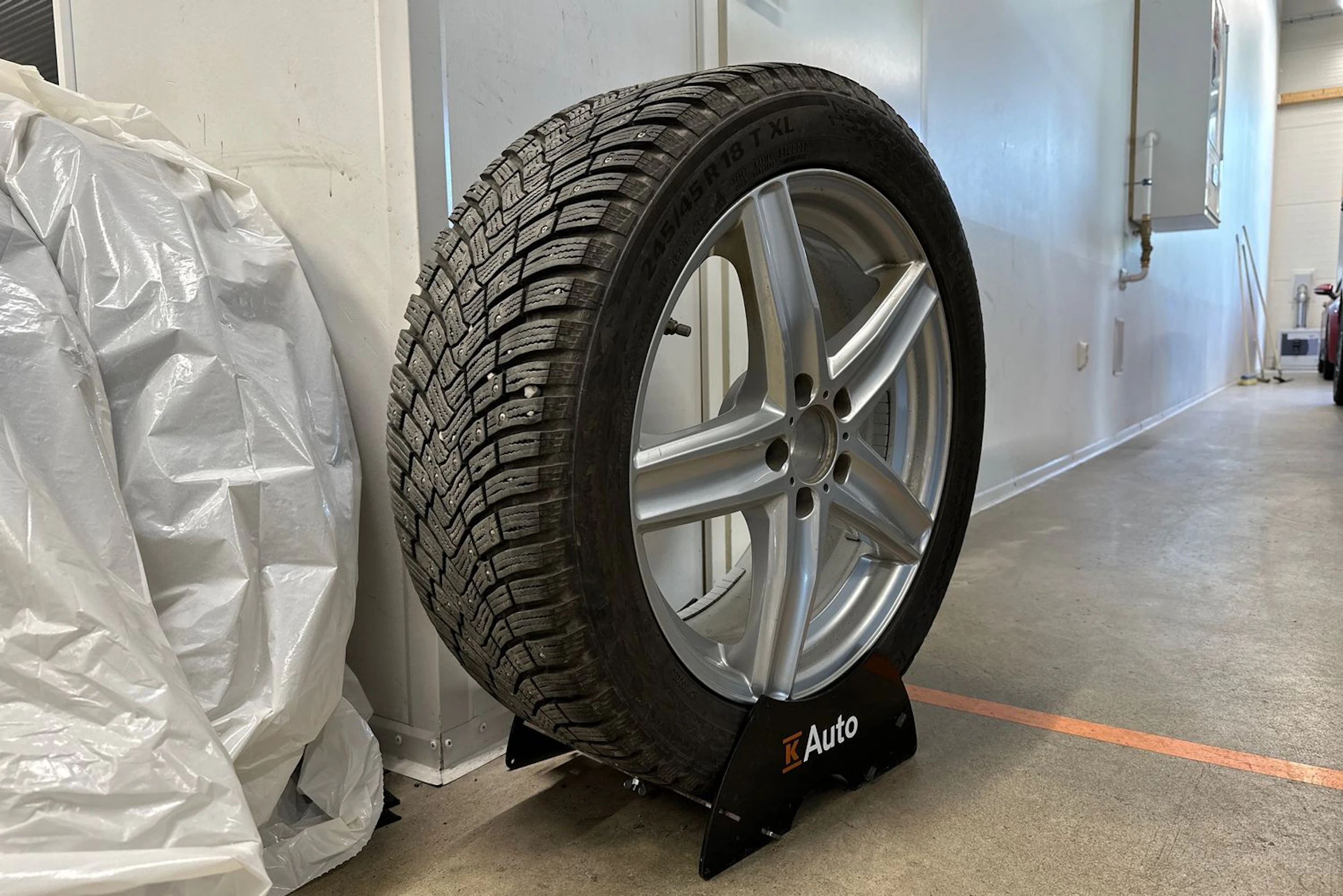 harmaa Mercedes-Benz E 2018 kuva 10.