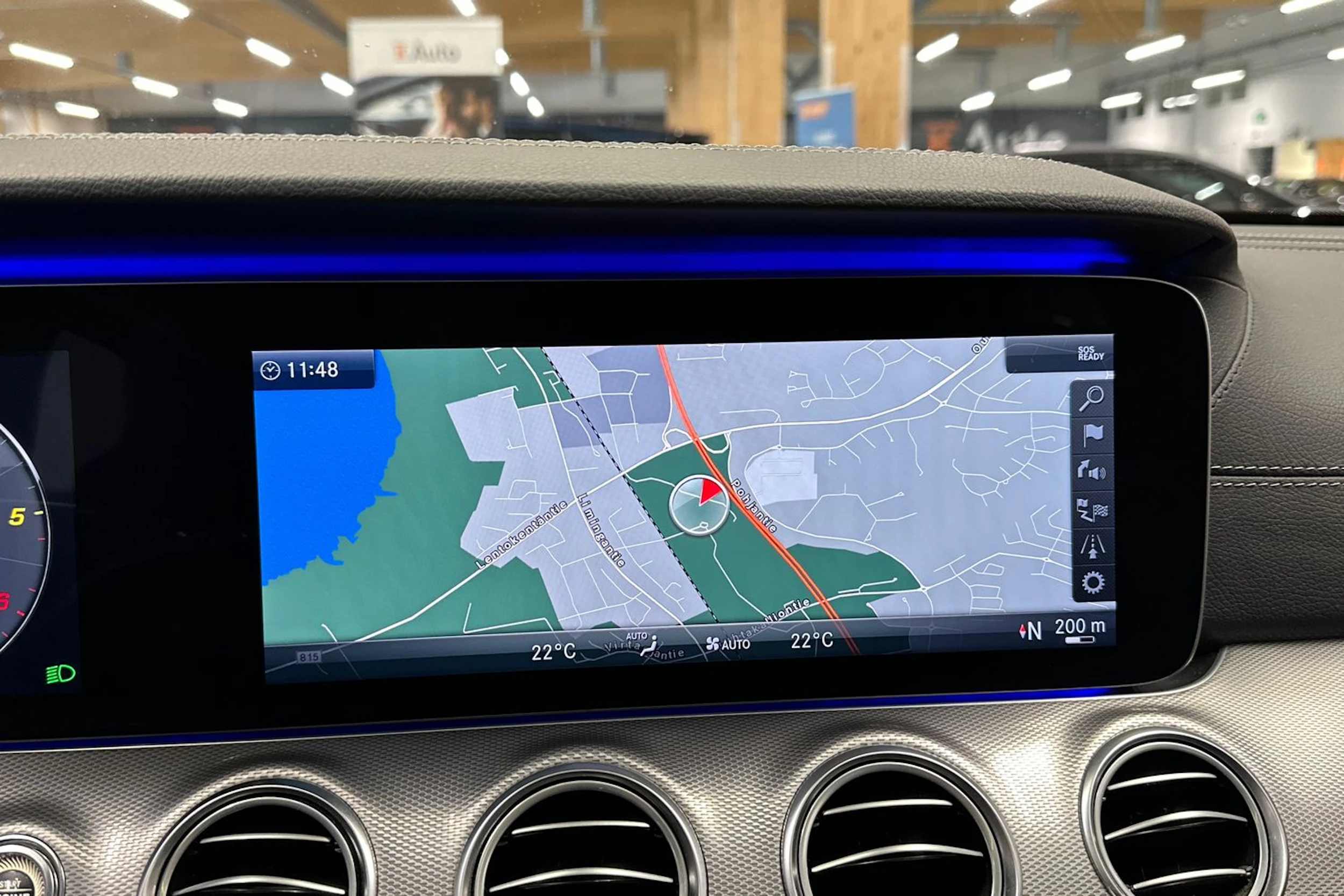 harmaa Mercedes-Benz E 2018 kuva 13.