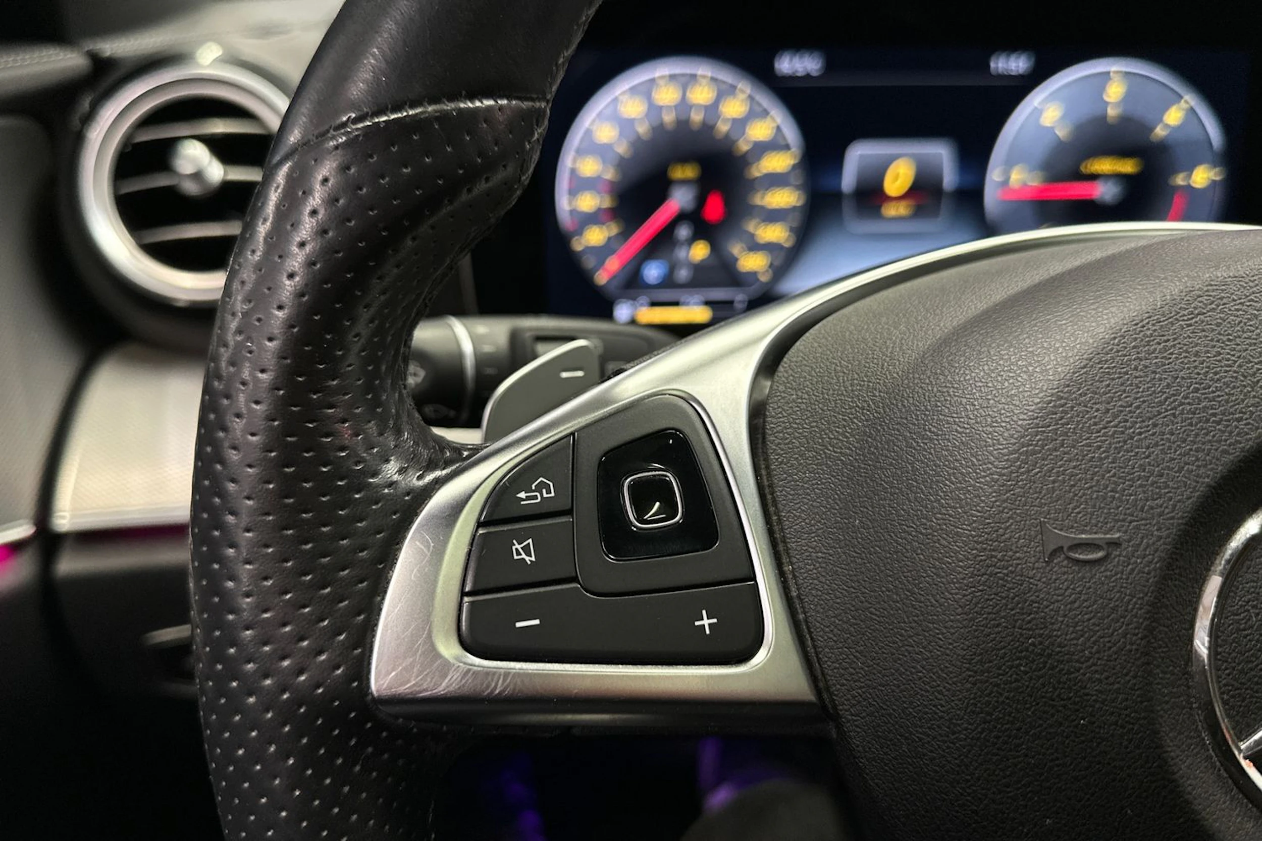 harmaa Mercedes-Benz E 2018 kuva 22.