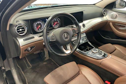 Musta Mercedes-Benz E 2018 kuva 3.