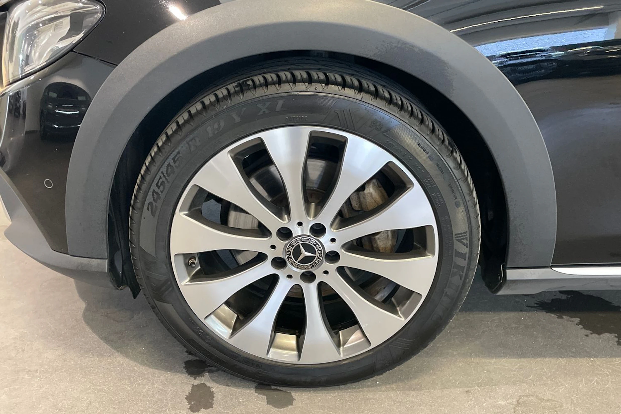 Musta Mercedes-Benz E 2018 kuva 10.