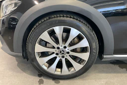 Musta Mercedes-Benz E 2018 kuva 10.