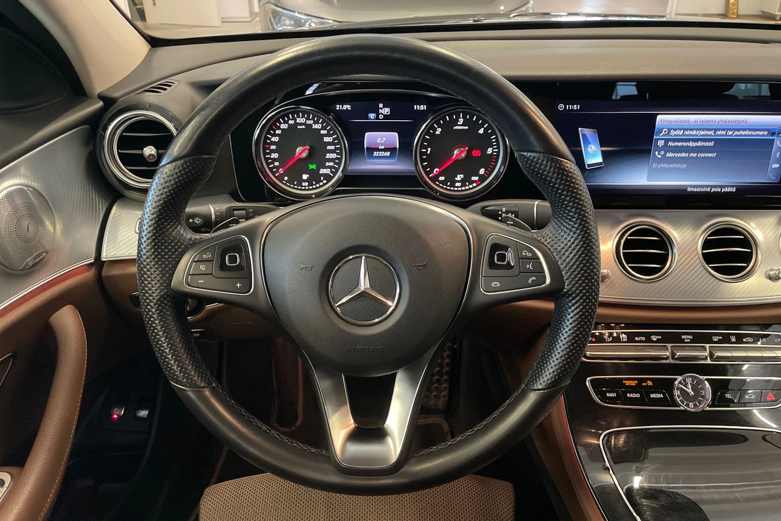 Musta Mercedes-Benz E 2018 kuva 11.