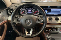 Musta Mercedes-Benz E 2018 kuva 11.