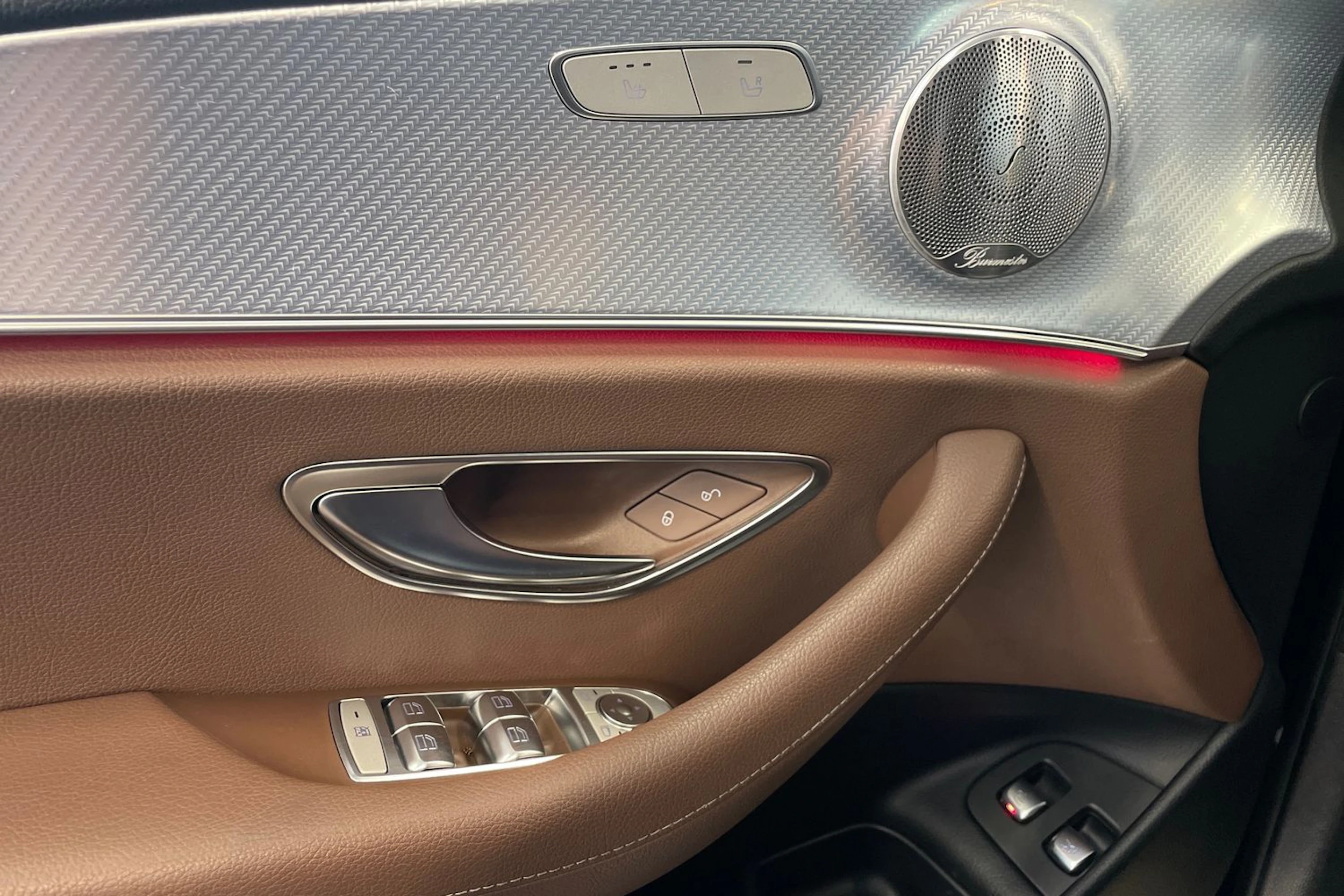 Musta Mercedes-Benz E 2018 kuva 15.