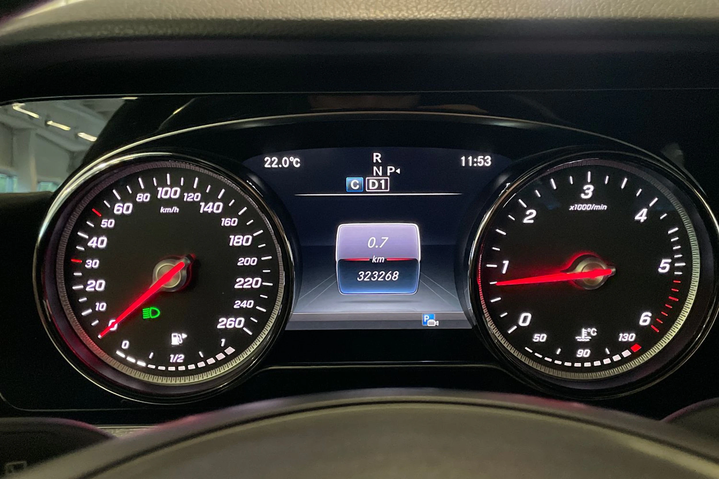 Musta Mercedes-Benz E 2018 kuva 17.