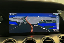 Musta Mercedes-Benz E 2018 kuva 19.