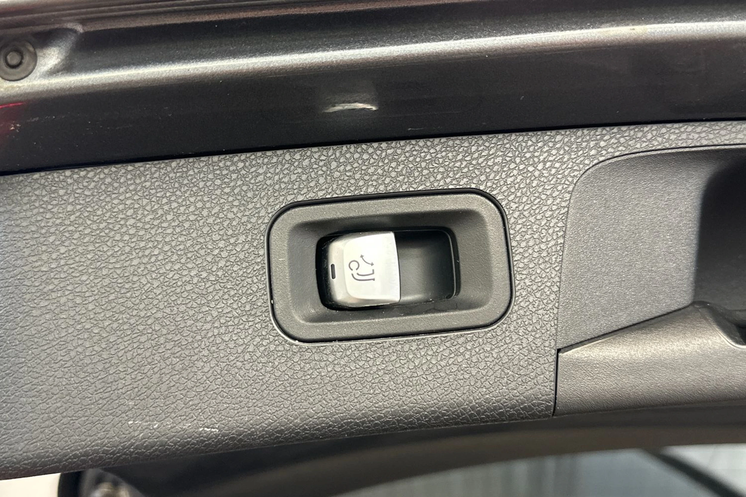 harmaa Mercedes-Benz E 2018 kuva 15.