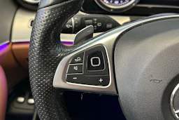 harmaa Mercedes-Benz E 2018 kuva 19.