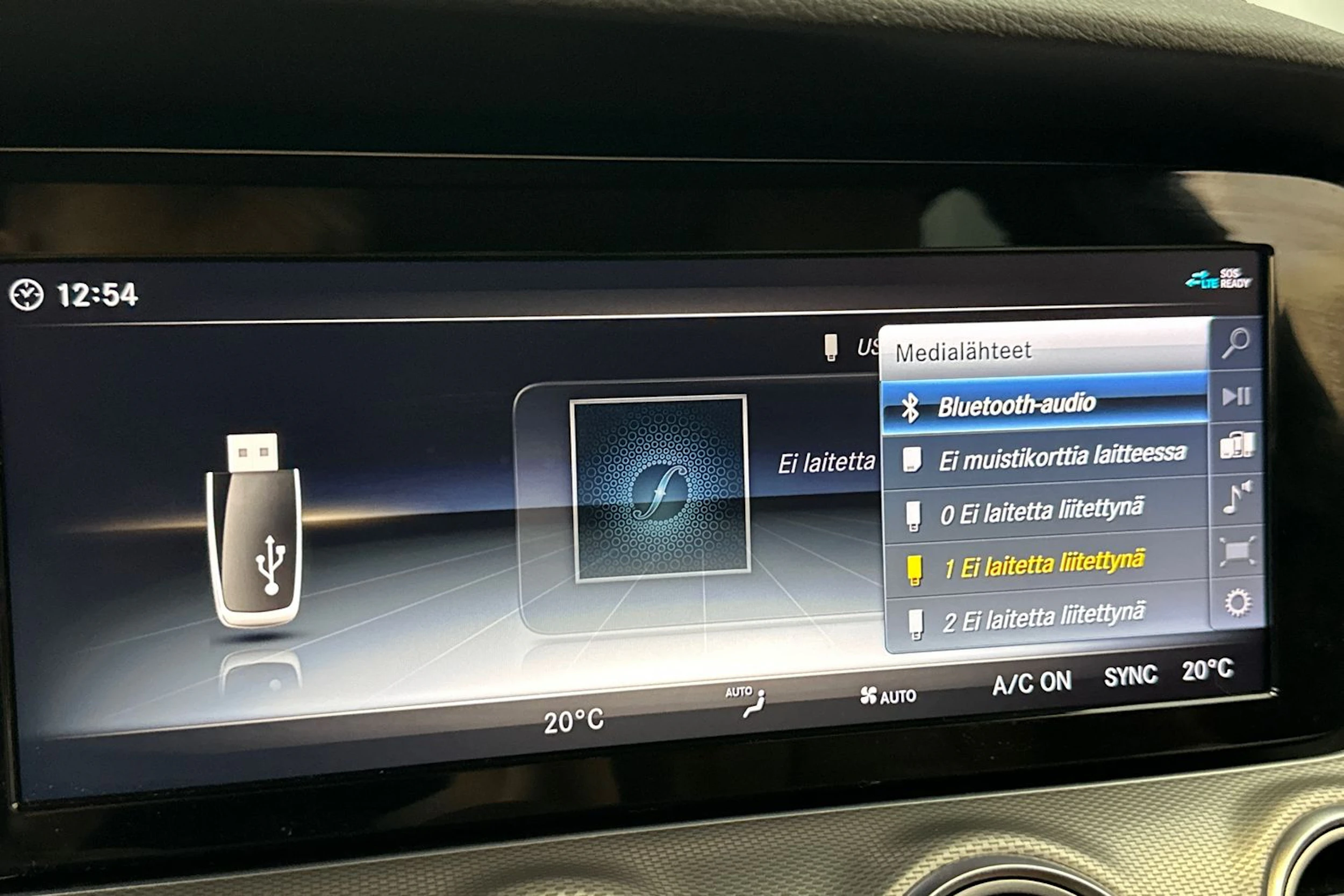 harmaa Mercedes-Benz E 2018 kuva 27.