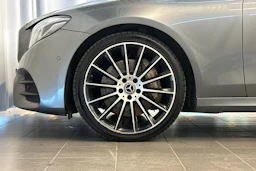harmaa Mercedes-Benz E 2018 kuva 29.