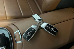 harmaa Mercedes-Benz E 2018 kuva 31.