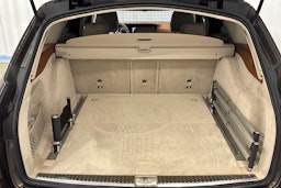 ruskea (beige) Mercedes-Benz E 2018 kuva 17.