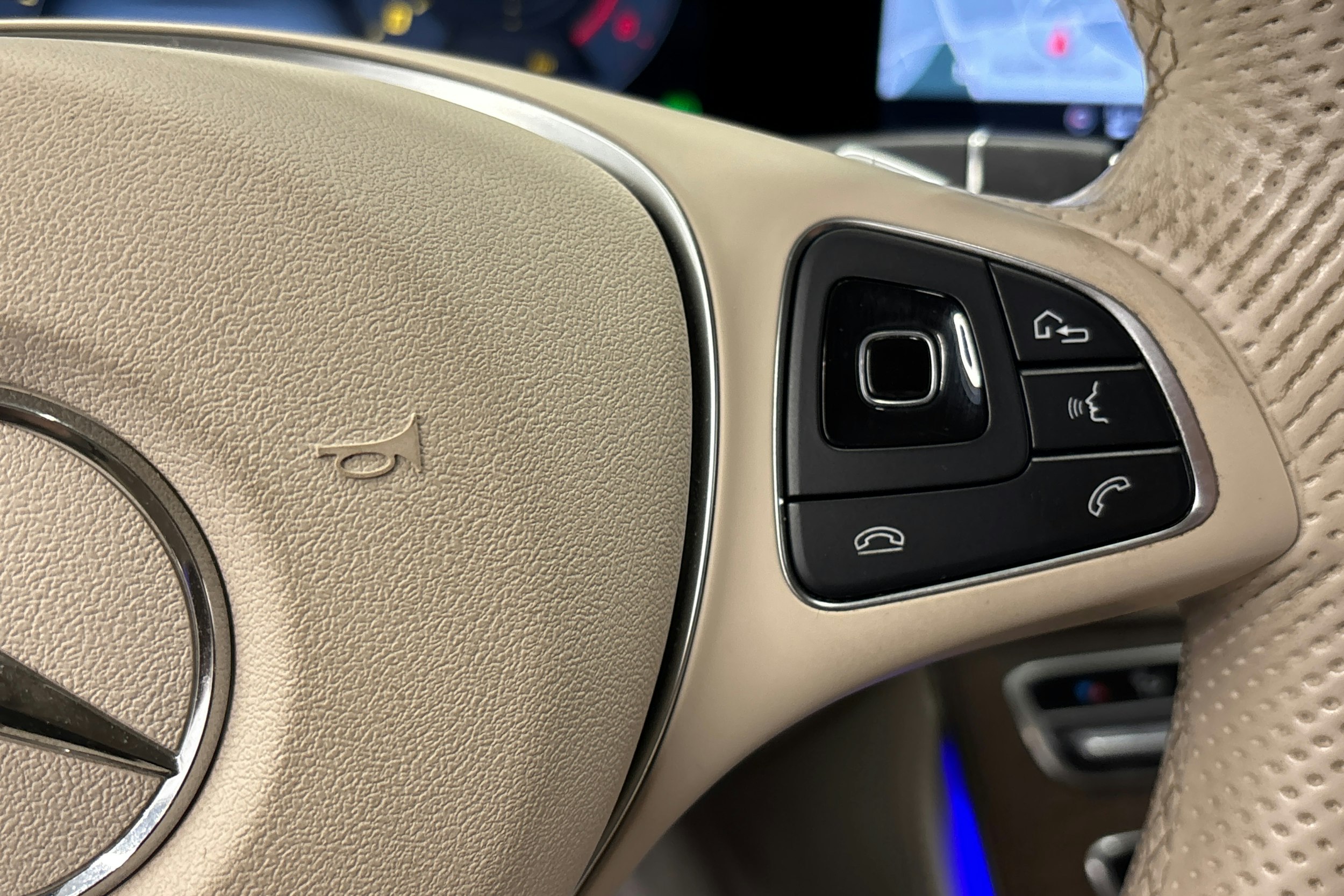 ruskea (beige) Mercedes-Benz E 2018 kuva 21.
