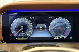ruskea (beige) Mercedes-Benz E 2018 kuva 23.