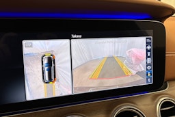ruskea (beige) Mercedes-Benz E 2018 kuva 26.