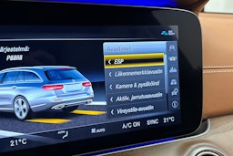ruskea (beige) Mercedes-Benz E 2018 kuva 27.