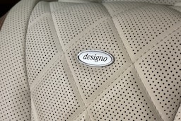 ruskea (beige) Mercedes-Benz E 2018 kuva 32.
