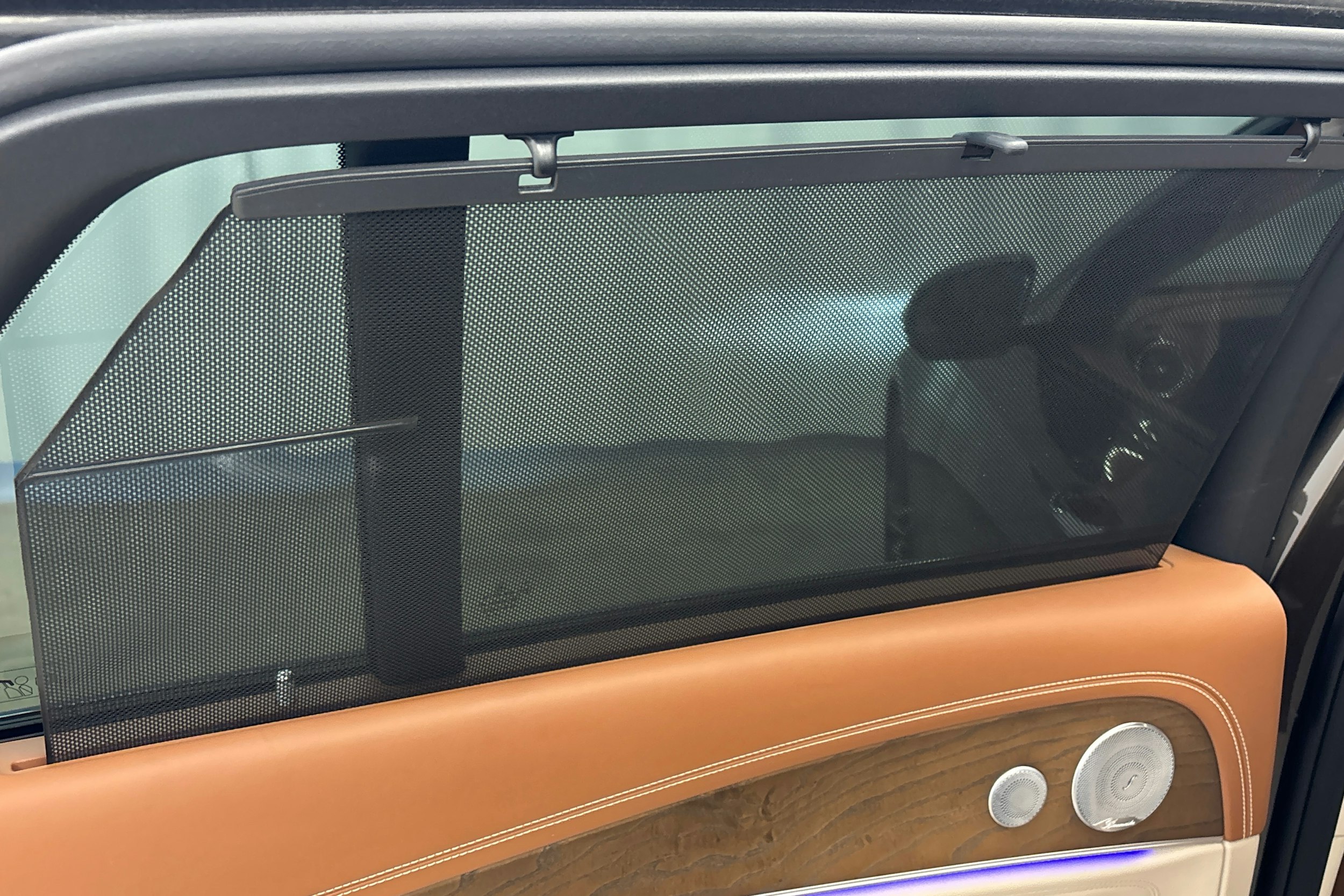 ruskea (beige) Mercedes-Benz E 2018 kuva 35.