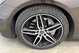 ruskea (beige) Mercedes-Benz E 2018 kuva 43.