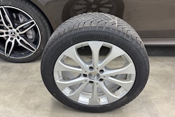 ruskea (beige) Mercedes-Benz E 2018 kuva 44.