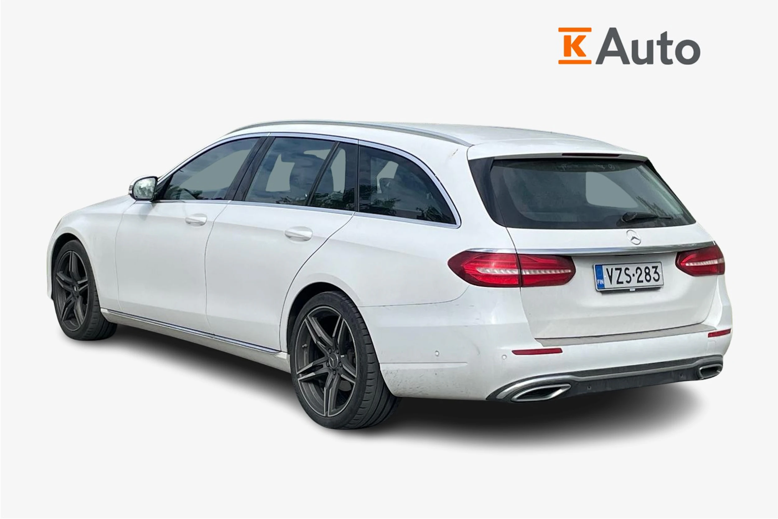 Valkoinen Mercedes-Benz E 2018 kuva 2.