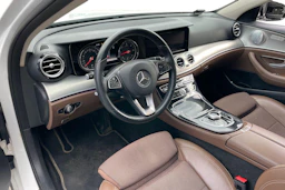 Valkoinen Mercedes-Benz E 2018 kuva 6.