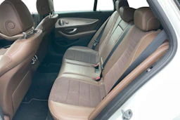 Valkoinen Mercedes-Benz E 2018 kuva 8.