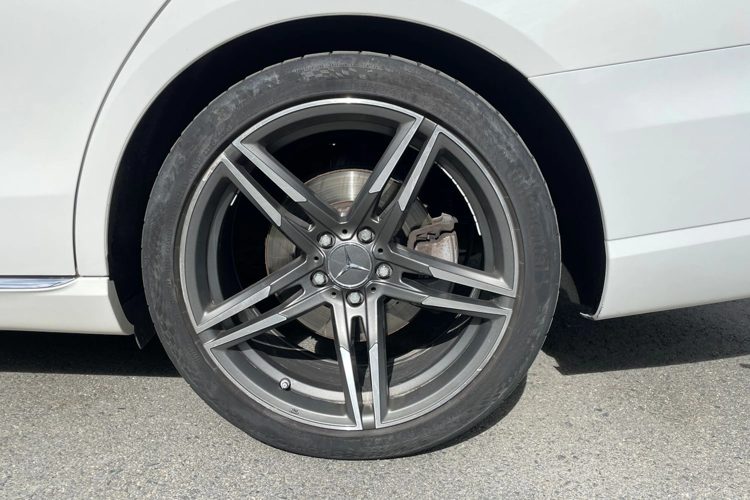Valkoinen Mercedes-Benz E 2018 kuva 10.