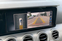 Valkoinen Mercedes-Benz E 2018 kuva 17.