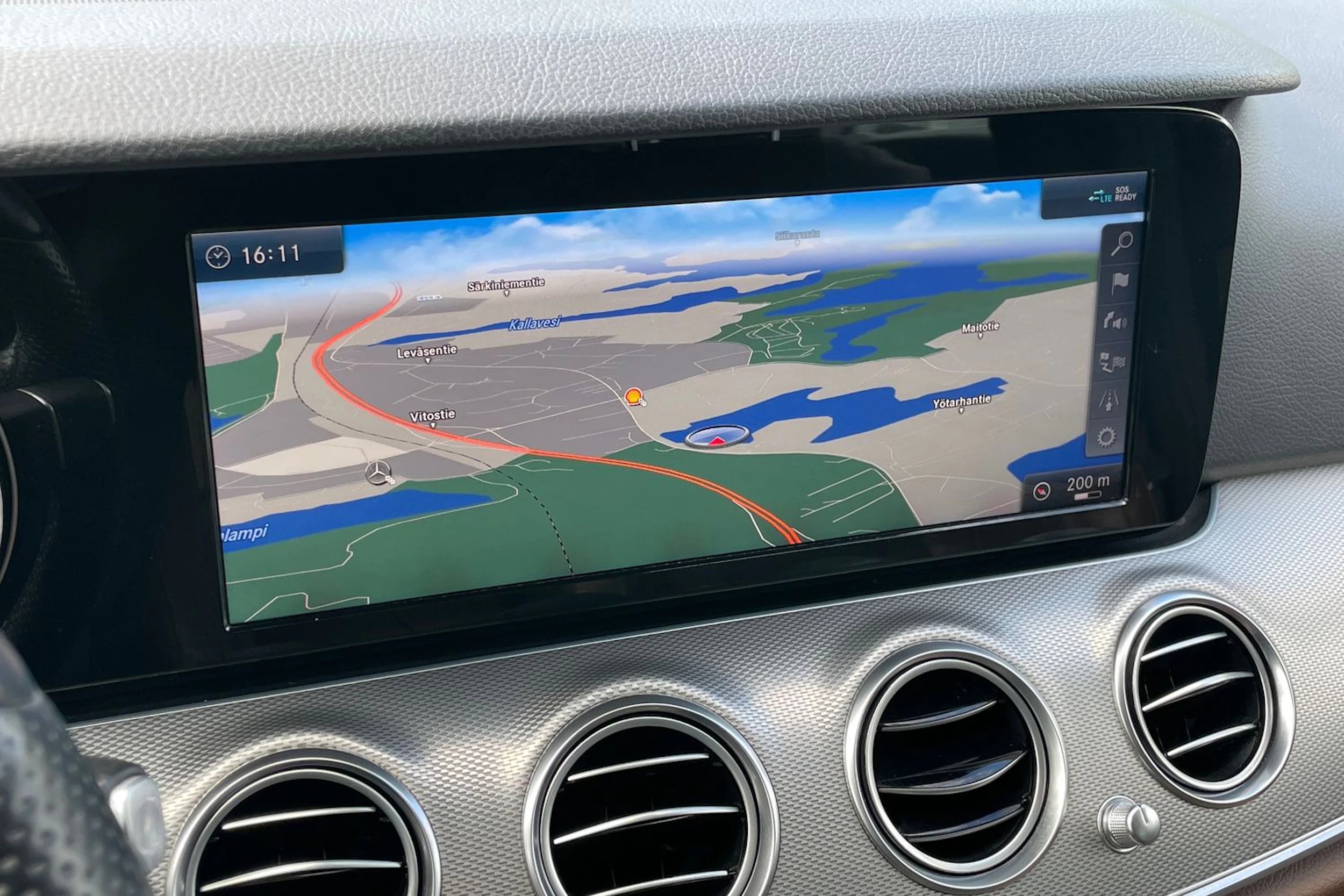 Valkoinen Mercedes-Benz E 2018 kuva 18.