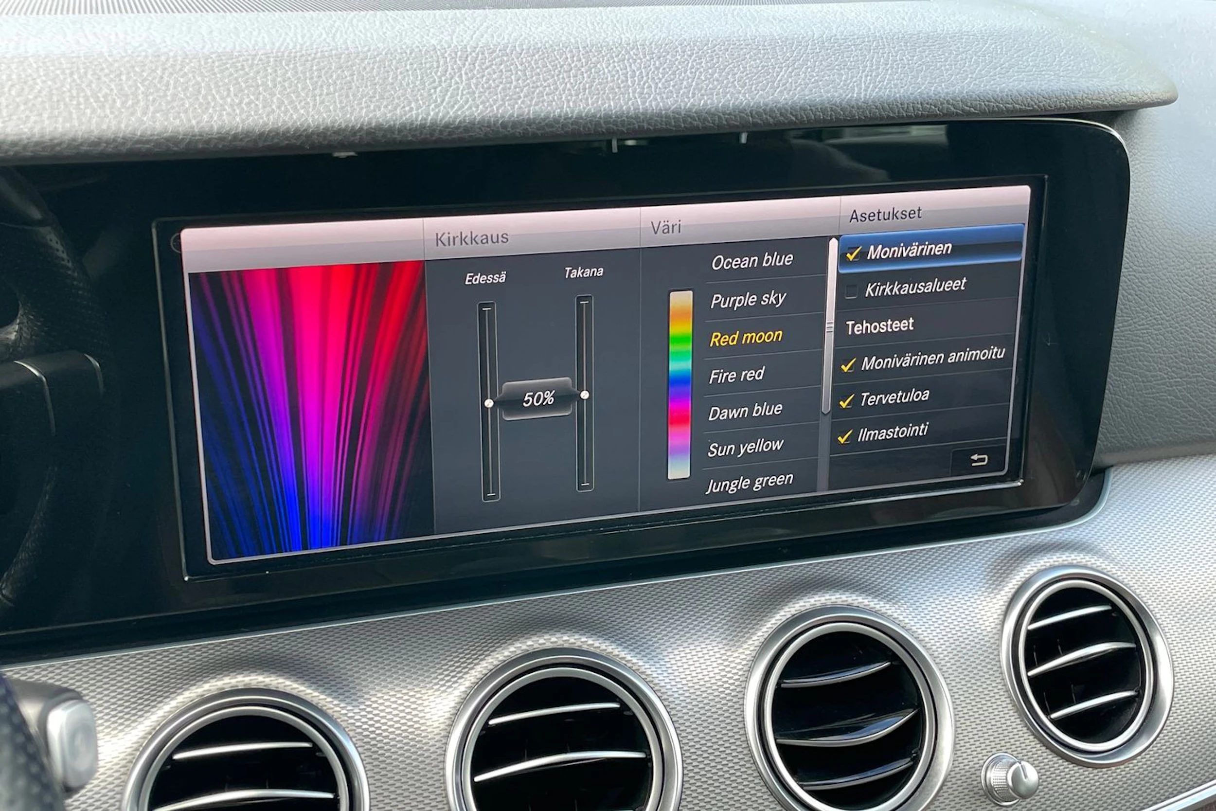 Valkoinen Mercedes-Benz E 2018 kuva 20.