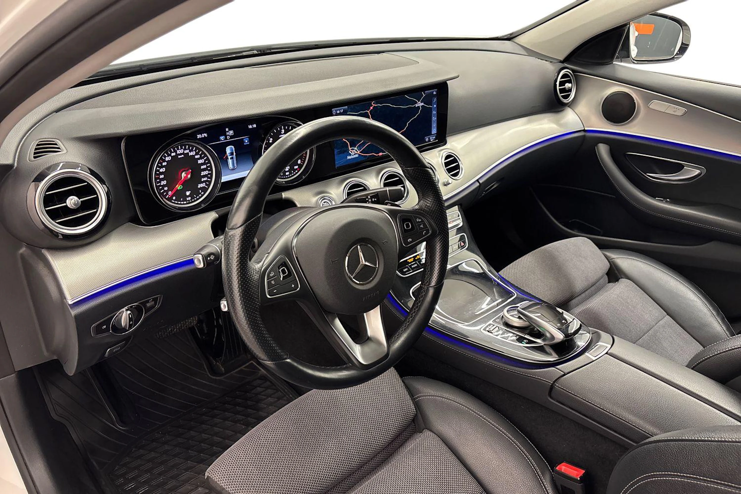 musta Mercedes-Benz E 2018 kuva 6.