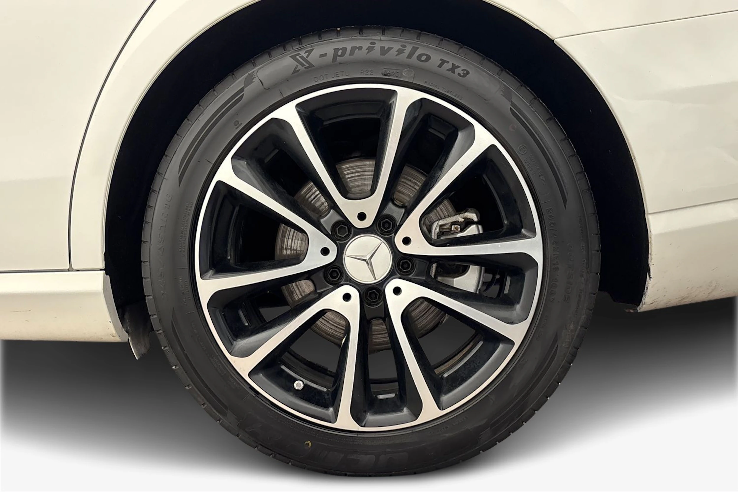 musta Mercedes-Benz E 2018 kuva 9.