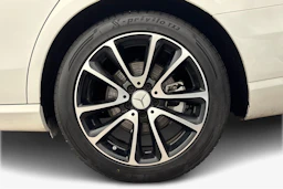musta Mercedes-Benz E 2018 kuva 9.