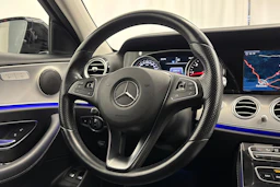 musta Mercedes-Benz E 2018 kuva 13.