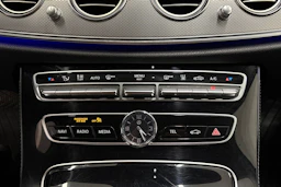 musta Mercedes-Benz E 2018 kuva 21.