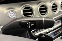 musta Mercedes-Benz E 2018 kuva 22.