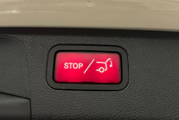 musta Mercedes-Benz E 2018 kuva 24.