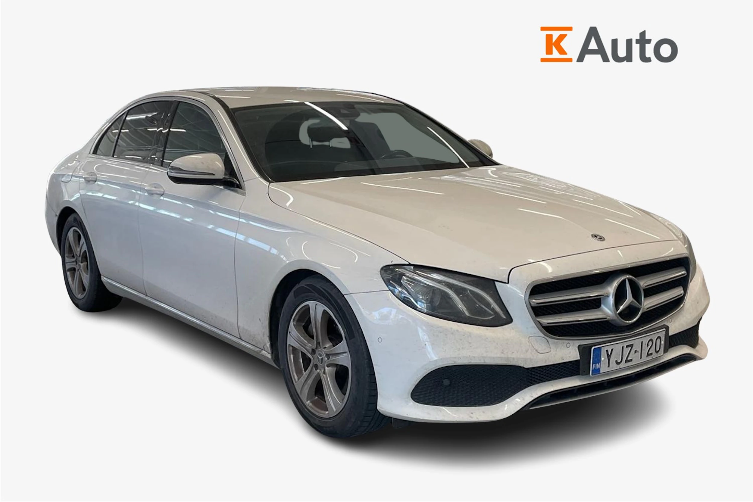 Valkoinen Mercedes-Benz E 2018 kuva 1.
