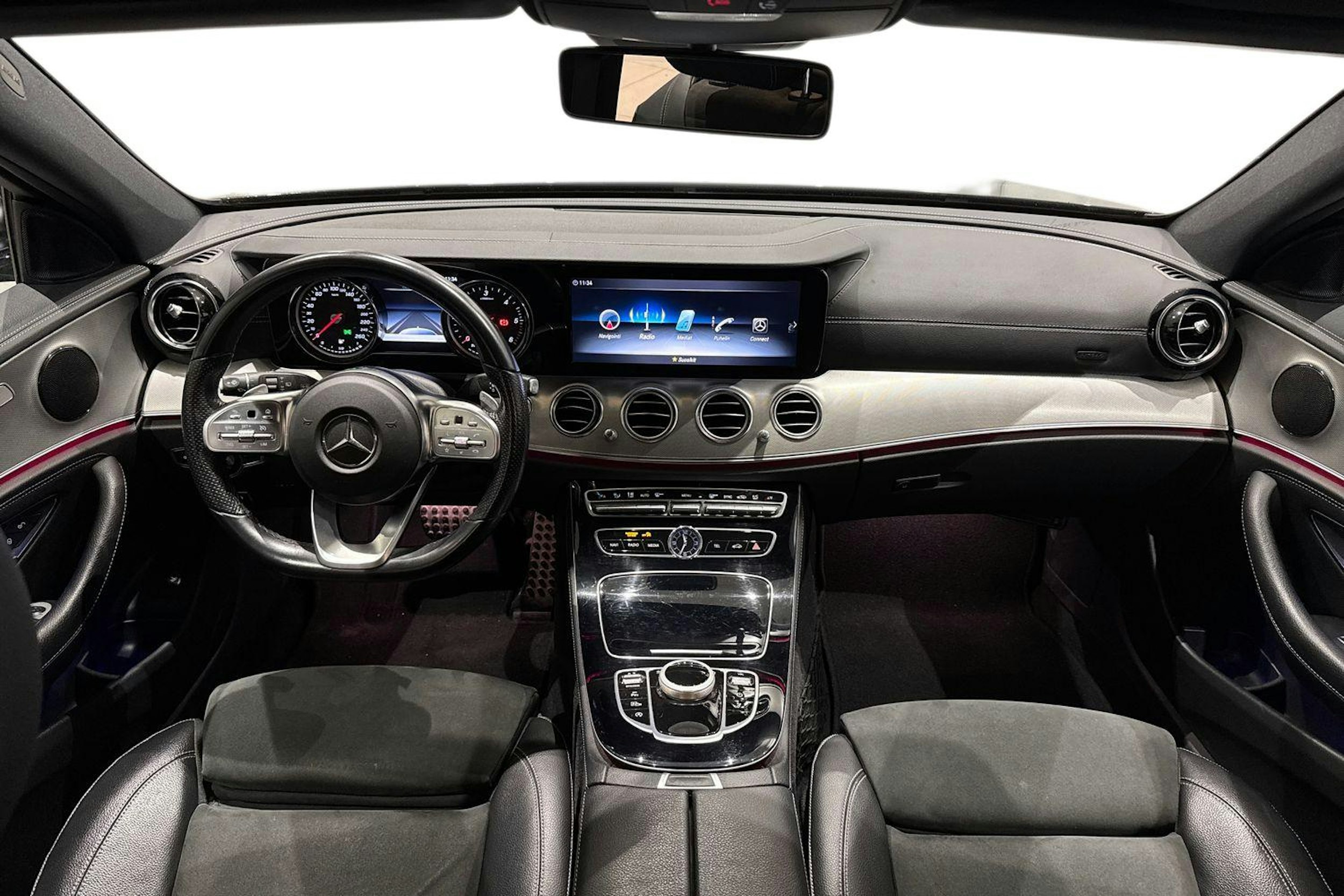 musta Mercedes-Benz E 2019 kuva 9.