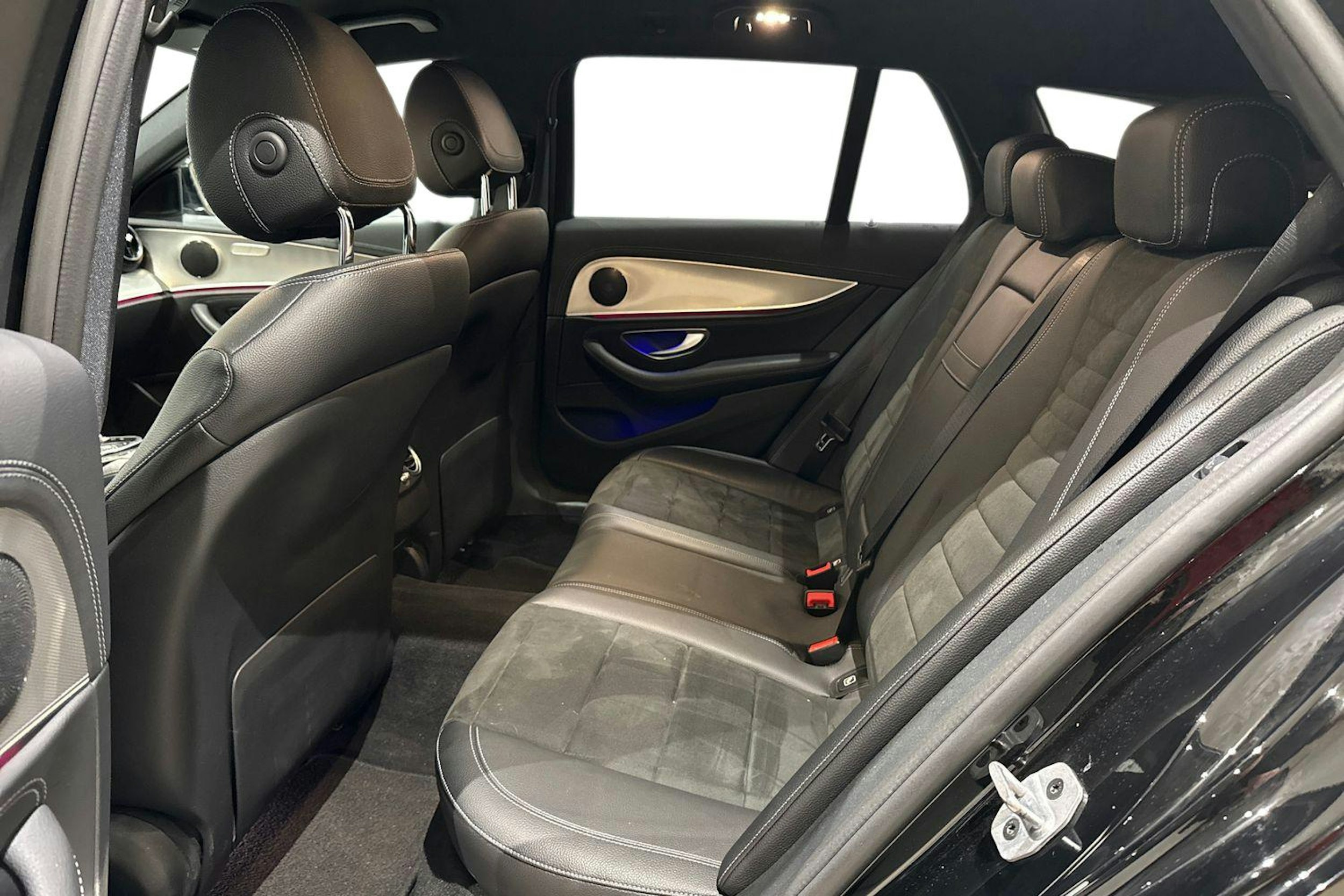 musta Mercedes-Benz E 2019 kuva 10.