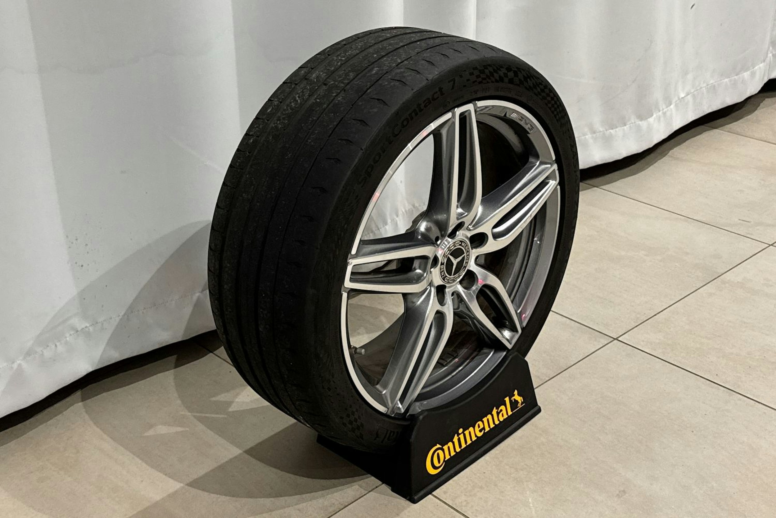 musta Mercedes-Benz E 2019 kuva 14.