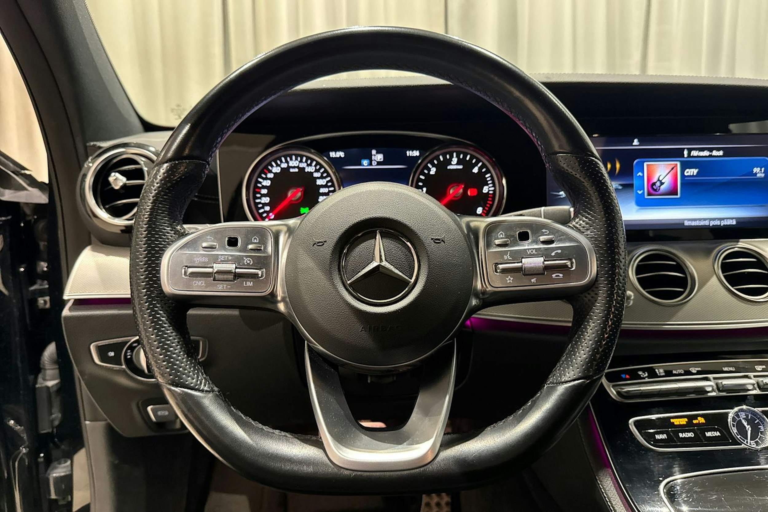 musta Mercedes-Benz E 2019 kuva 16.