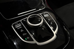 musta Mercedes-Benz E 2019 kuva 23.