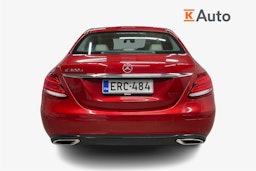 Punainen Mercedes-Benz E 2019 kuva 3.