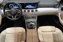 Punainen Mercedes-Benz E 2019 kuva 9.