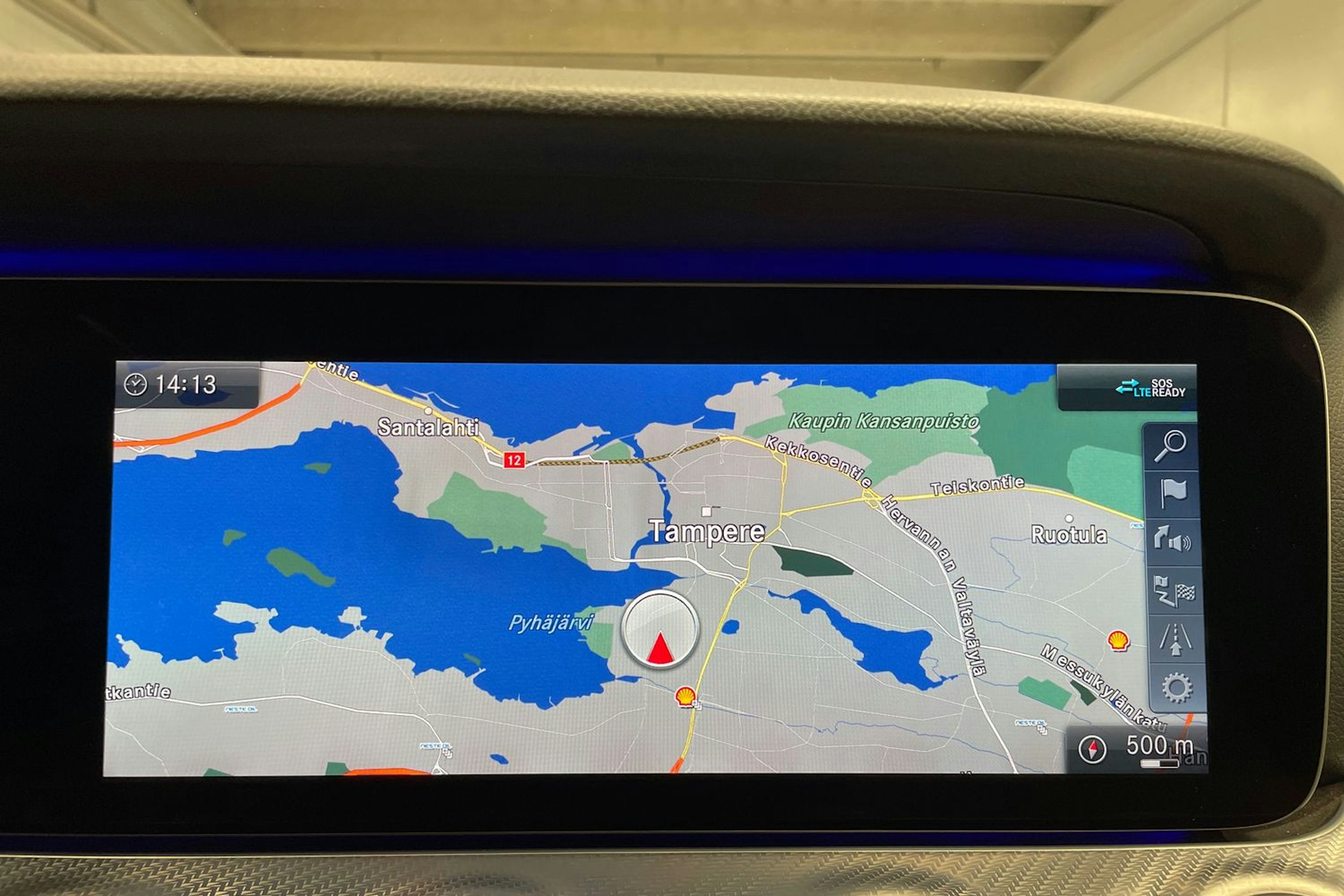 Punainen Mercedes-Benz E 2019 kuva 20.